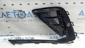 Грати бампера права VW Jetta 25-26 без птф, структура, тріснута, зламане кріплення