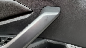 Обшивка двери карточка передняя левая VW Jetta 25-26 черная с черной вставкой кожа, подлокотник кожа, молдинг серый тип 2, с ручкой, царапины