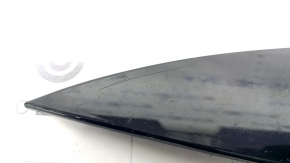 Накладка крыши задняя правая Toyota Prius 50 16-22 черный глянец, сломано крепление, царапина
