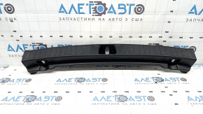 Накладка проема багажника Toyota Prius 50 16-22 черная, царапины