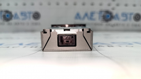 USB Hub AUX Toyota Prius 50 16-22 сломано крепление