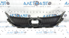 Решетка радиатора grill Toyota Venza 21-24 трещина, сколы