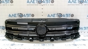 Решітка радіатора grill VW Tiguan 12-17 рест без емблеми