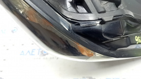 Фара передняя правая в сборе Mazda 3 19-23 ксенон, песок, полез лак