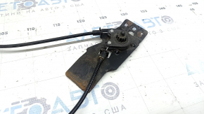 Кронштейн ручки открытия капота Audi A4 B9 17-25 с тросиками, ржавый