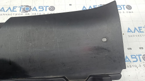 Накладка проема багажника Mazda 3 19-26 4d черная, царапины, надломаны крепления