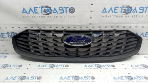 Решетка радиатора grill Ford Escape MK4 23-26 структура, с эмблемой, незаводское отверстие, ржавые болты крепления эмблемы