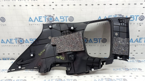 Накладка задней стойки правая Mitsubishi Outlander 22-26 черная, под 3 ряда, с заглушкой, потерта