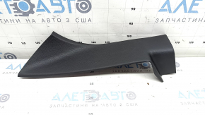 Накладка порога ззаду ліва Mitsubishi Outlander 22-26 чорна, подряпини
