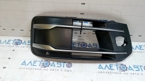 Грати переднього бампера права Audi Q7 16-19 хром під парктронік без радара