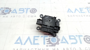 Актуатор моторчик привод печки кондиционер правый Mazda 3 19-26