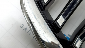 Решетка радиатора grill со значком Volvo XC60 22-23 хром, под камеру, тычки, сломано крепление, трещина в эмблеме