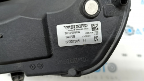 Противотуманная фара птф правая Volvo XC60 20-26 code: XE0D, под полировку