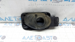 Корпус лючка бензобака Audi A5 F5 18-25 5D надорван уплотнитель