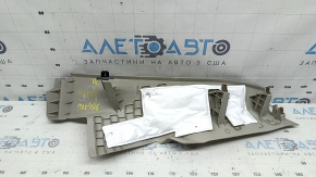 Накладка задней стойки нижняя левая Ford Fusion mk5 13-20 серая, царапины, под чистку