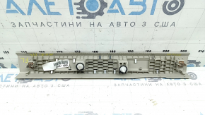Накладка порога передняя левая Ford Fusion mk5 17-20 серая, с хромированной вставкой, царапины, под химчистку
