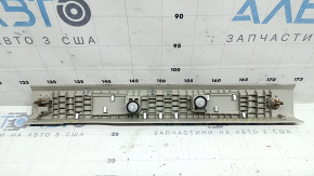 Накладка порога передняя правая Ford Fusion mk5 17-20 серая, с хромированной вставкой, царапины, под химчистку, тычки и вмятина