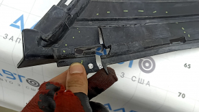 Нижняя решетка переднего бампера Ford Fusion mk5 17-18 структура, треснута
