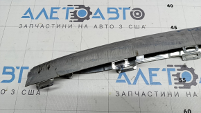 Накладка нижньої решітки переднього бампера Mercedes W213 E 17-20 хром, AMG pkg, подряпини, зламані кріплення