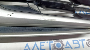 Решетка радиатора grill в сборе Toyota Highlander 20-26 без камеры с эмблемой hybrid, серебро, царапины
