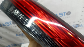 Фонарь внутренний дверь багажника левый Toyota Highlander 20-23 LED, царапины