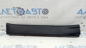 Накладка порога передня права Toyota Highlander 20-26 чорна, подряпини