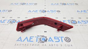 Катафот отражатель заднего бампера правый Nissan Rogue 17-20 скол