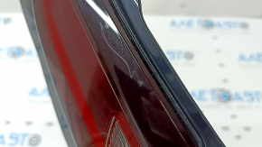 Ліхтар внутрішні двері багажника правий Mazda CX-5 22-25 потерт