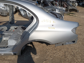 Четверть крыло задняя левая Mercedes W213 E 300/350 17-20 на кузове, серебро