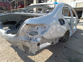 Четверть крыло задняя правая Mercedes W213 E 300/350 17-20 на кузове, серебро