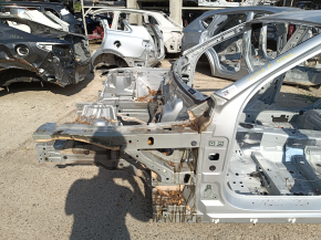 Чверть передня ліва Mercedes W213 E 17-23 на кузові, срібло