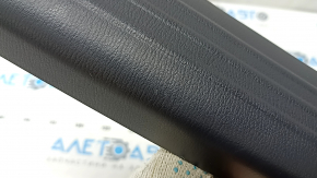 Накладка порога задняя правая Mazda CX-5 17-25 черная, царапины