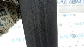 Накладка порога передняя правая Mazda CX-5 17-25 черная, потерта