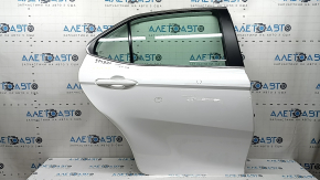 Двері в зборі задня права Toyota Camry v70 18-24 білий 040, тичка