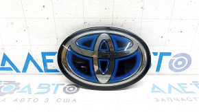 Эмблема решетки радиатора grill Toyota Camry v70 18-20 hybrid под радар, песок
