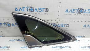 Квапка глухе скло задня ліва Kia Sorento 21-26 тонування з хром молдингом, подряпини на хромі