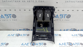 Накладка центральной консоли задняя с дефлектором воздуховода Kia Sorento 21-24 HEV, PHEV черная, под розетку, прикуриватель и USB, без прикуривателя, USB и розетки, царапины