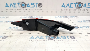 Отражатель задний левый Ford Fiesta 11-19 5d