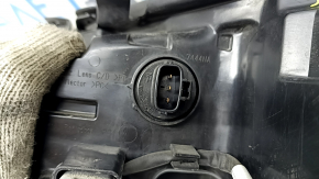 Фара передня права Toyota Camry v70 18-20 галоген + LED
