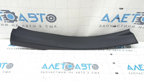 Накладка порога внутрішня ззаду права Toyota Camry v70 18-24 hybrid, сіра, потерта