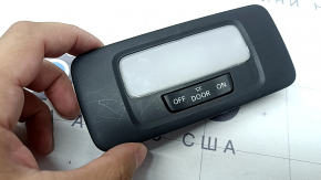 Плафон освітлення задній Honda CRV 23-26 під люк, чорний, подряпини.