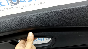 Обшивка двери карточка передняя правая Honda Accord 23-26 черная, подлокотник кожа черная, вставка кожа черная, царапины, вмятинки