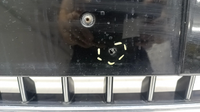 Решетка радиатора grill Audi Q5 8R 13-17 рест под парктроники, глянец, хром, с эмблемой quattro, незаводские отверстия, потёртость