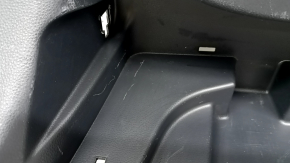 Обшивка арки ліва Toyota Rav4 19-25 чорна, JBL, подряпини, побілів пластик, прим'яті кріплення