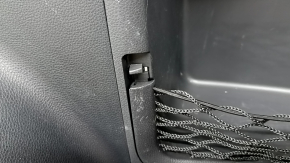 Обшивка арки права Toyota Rav4 19-25 чорна з кишенею та прикурювачем, подряпини.
