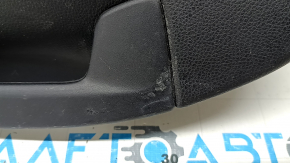 Обшивка дверей багажника нижня Toyota Rav4 19-25 чорна, з ручками, подряпини, потерта