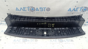 Накладка отвору багажника BMW X2 F39 18-23 чорна з хром вставками, подряпини