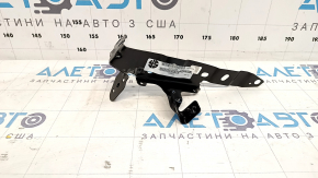 Кронштейн крила передній лівий Audi A4 B9 17-20 нижній