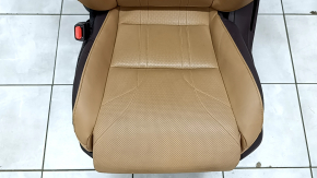 Водительское сидение Lexus ES 19-22 с airbag, электро, подогрев, вентиляция, память, кожа коричневая со светлоко-ричневой, примято, царапины, под чистку