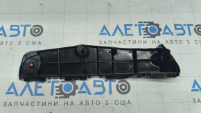 Кріплення переднього бампера праве Toyota Prius 50 16-22